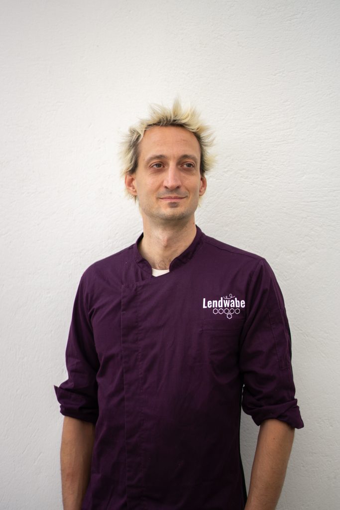 Portrait von Richard in Lendwabe-Arbeitskleidung